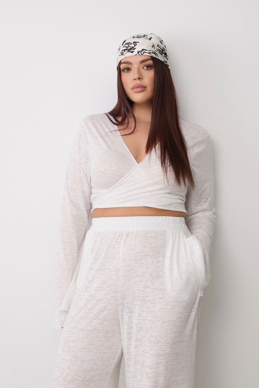 Костюм из тонкого трикотажа, молочный