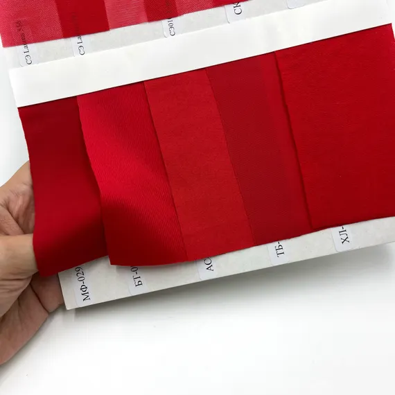 Образцы красной палитры (цв. 100), полотна