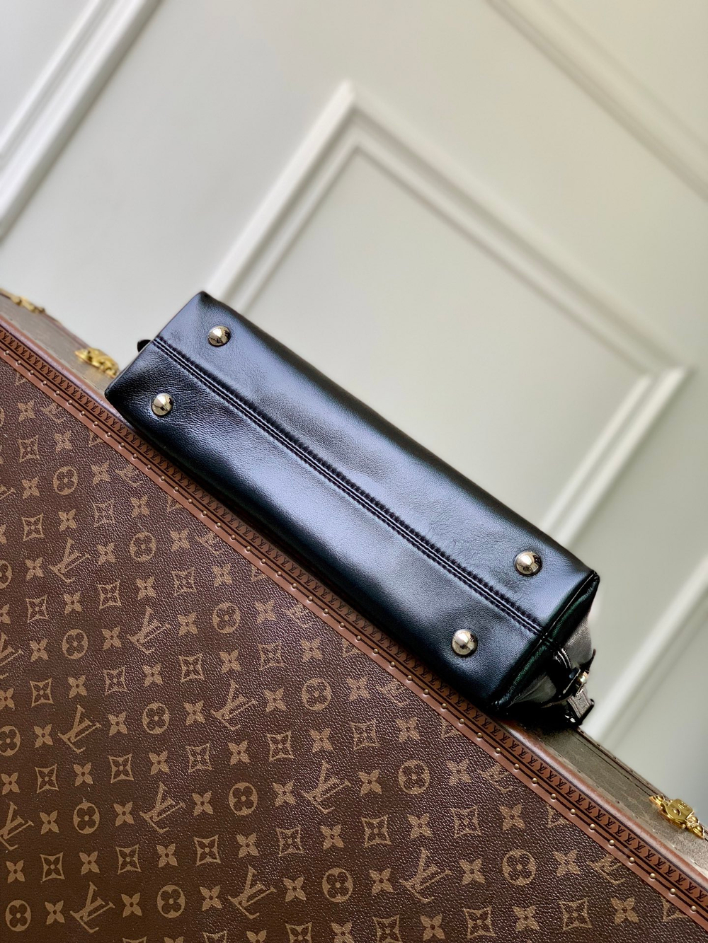 Louis Vuitton CarryAll East West