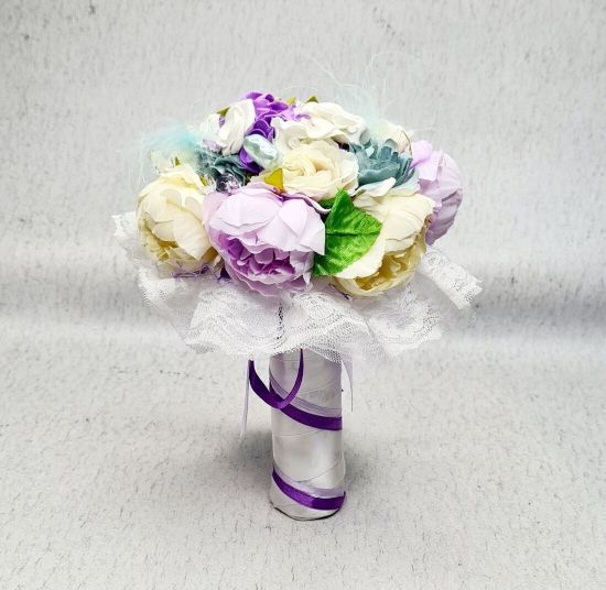 Свадебный букет из маков из орхидей