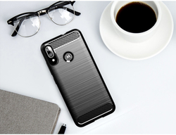 Чехол для Motorola Moto E6S (E6 Plus) цвет Black (черный), серия Carbon от Caseport
