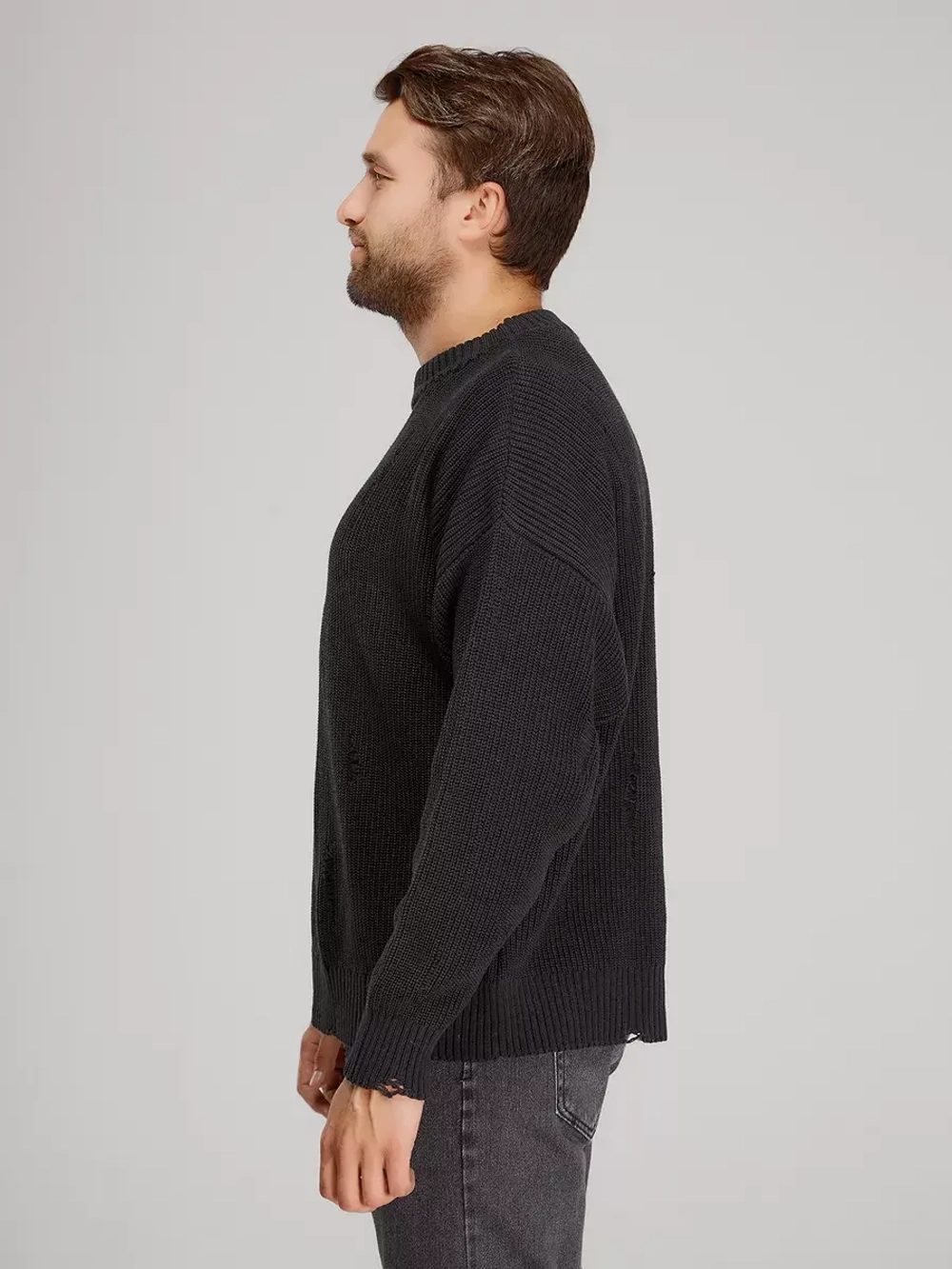 Черный рваный джемпер