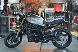 Benelli Leoncino 800