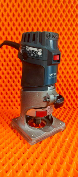Фрезер Bosch GKF 600