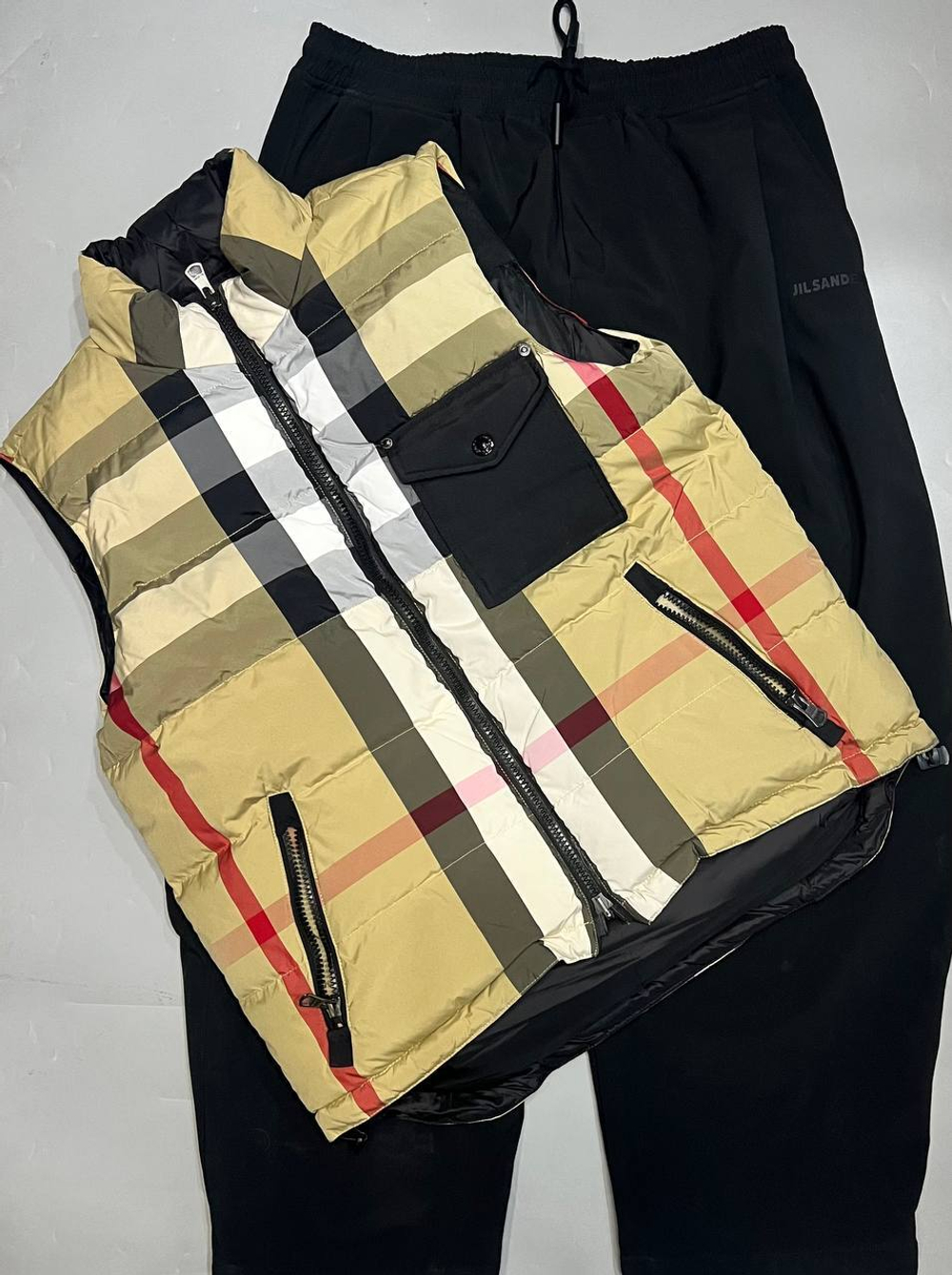 Жилет Burberry