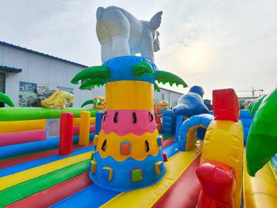 Коммерческий надувной батут «Хамелеон и динозавры Ультра» 12*6*6 м