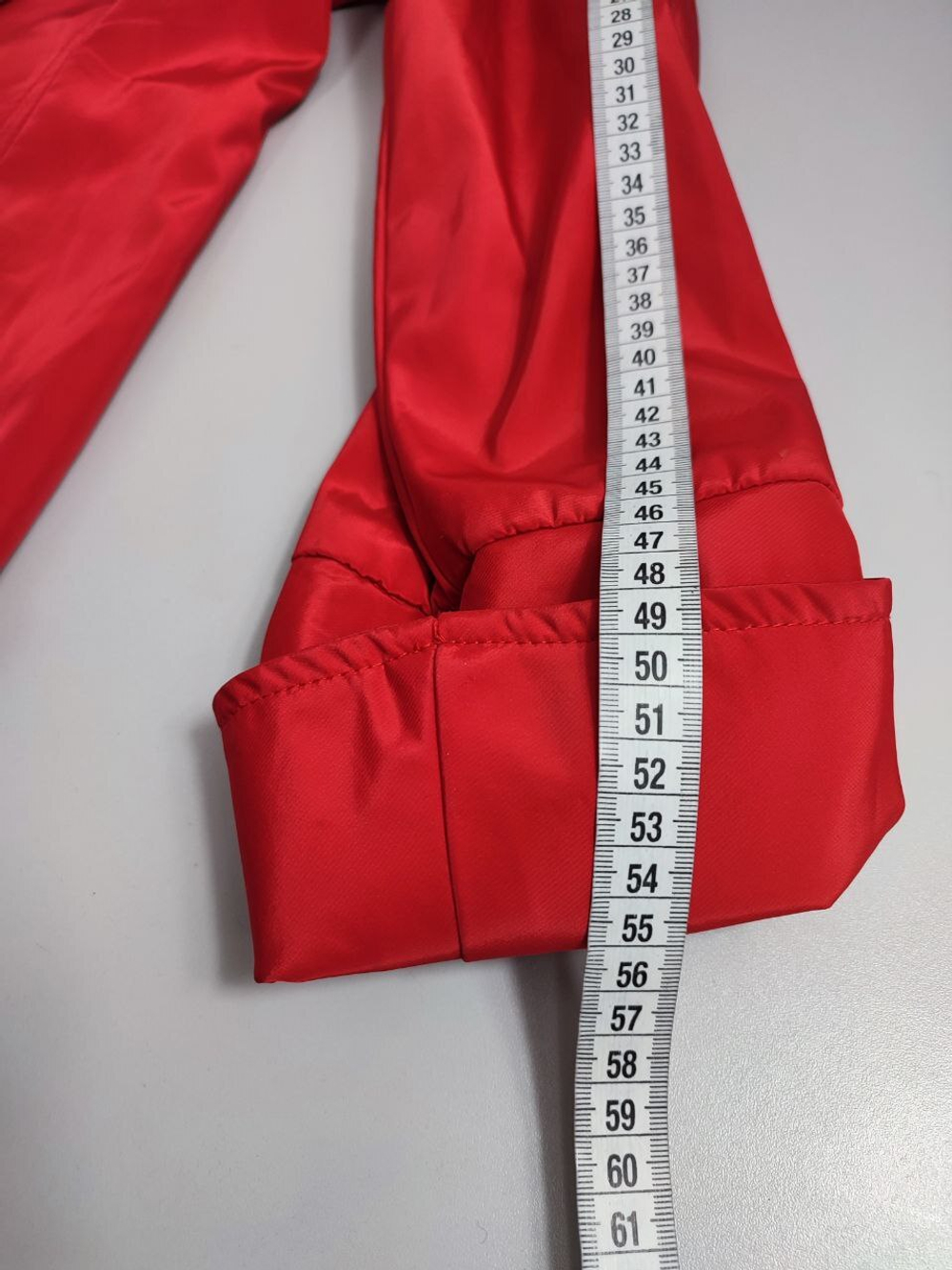 Ветровка яркого цвета 46 размер