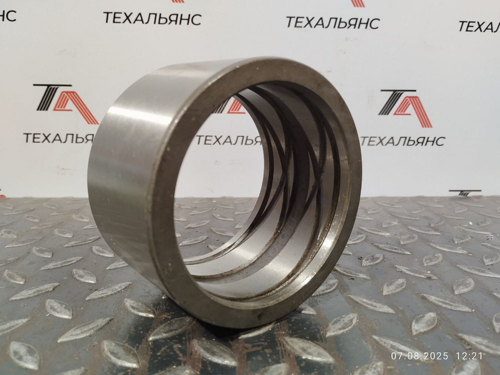 Втулка 81L6-00180