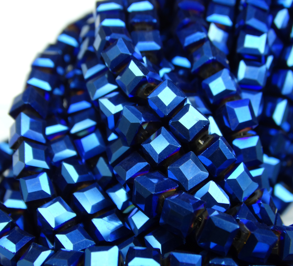 БВЛ006НН3 Хрустальные бусины квадратные, синий металлик, размер 3 мм, кол-во: 63-65 шт.