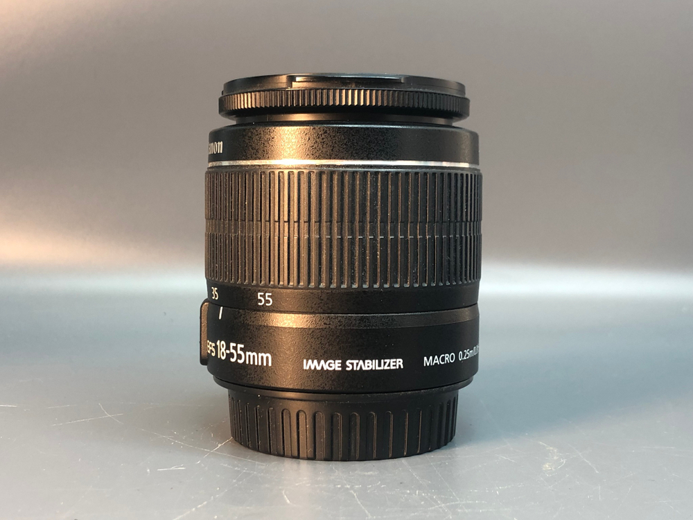 Canon 550D Kit 18-55mm, 12.890 кадров пробега