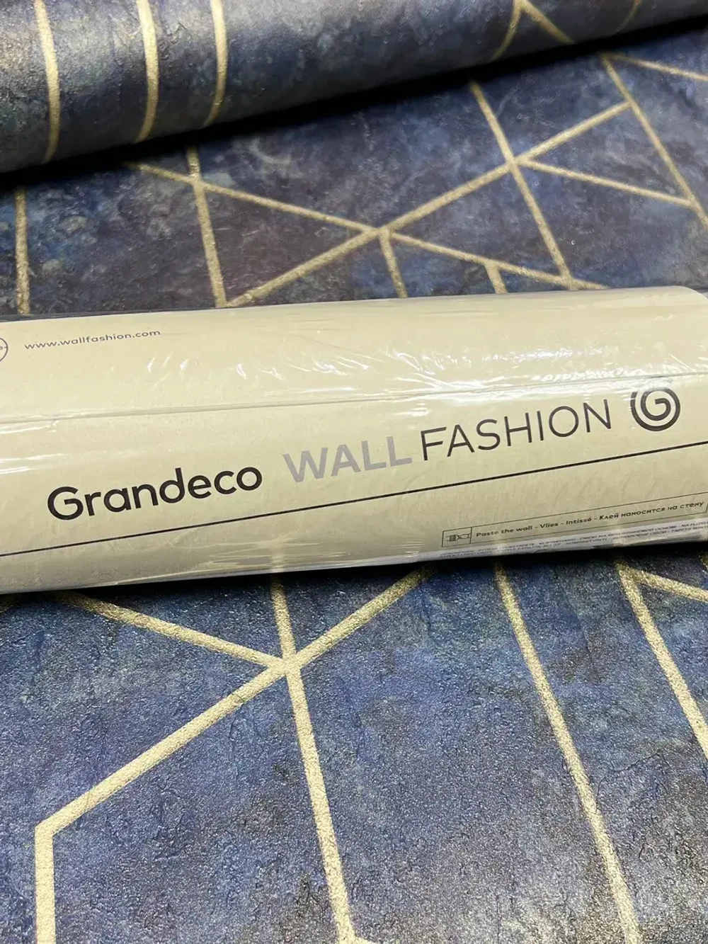 Обои флизелиновые WL 2503 Wanderlust Бельгия