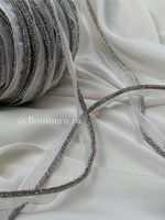 Кант на белой органзе со стразовым шнуром