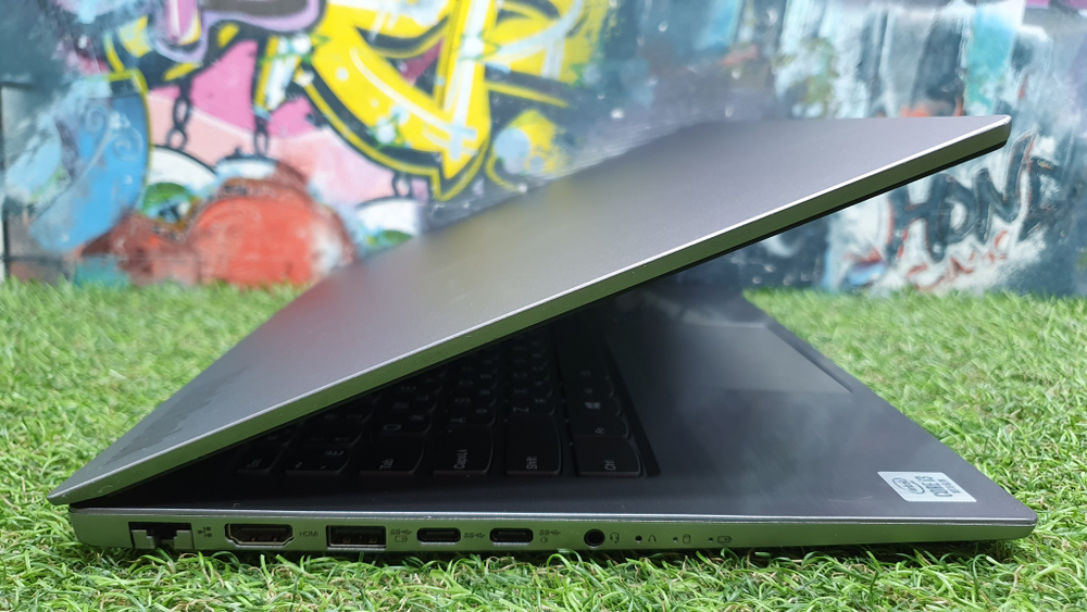 Ноутбук Lenovo i3-10/4Gb/FHD