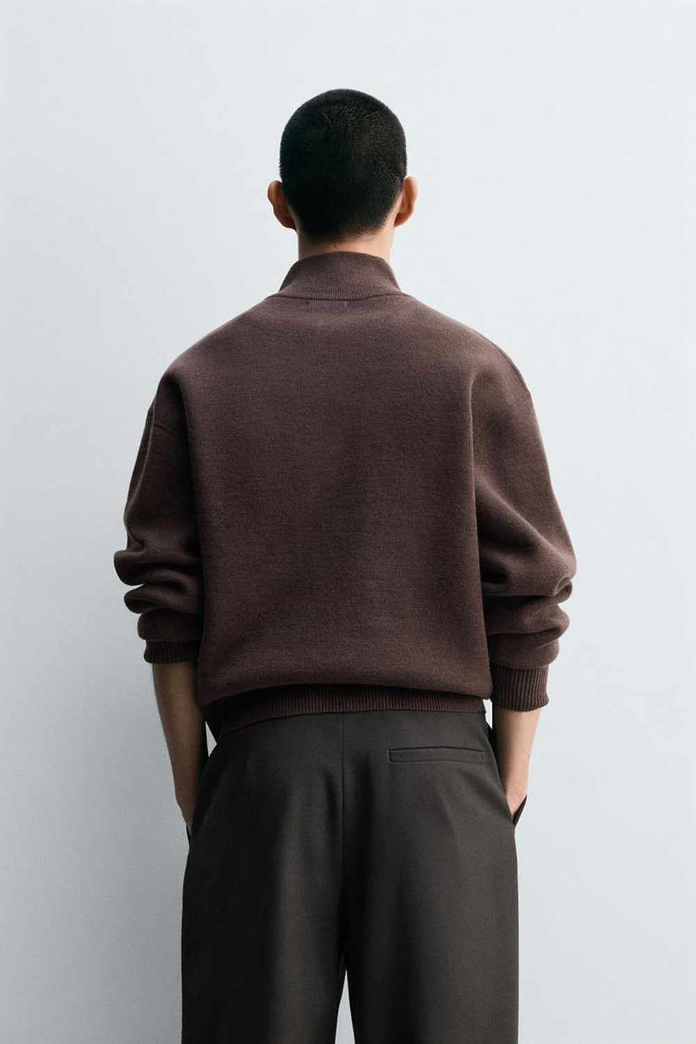 ZARA СВИТЕР С ЗАСТЕЖКОЙ-МОЛНИЕЙ НА ВОРОТНИКЕ, ТЕМНО-КОРИЧНЕВЫЙ