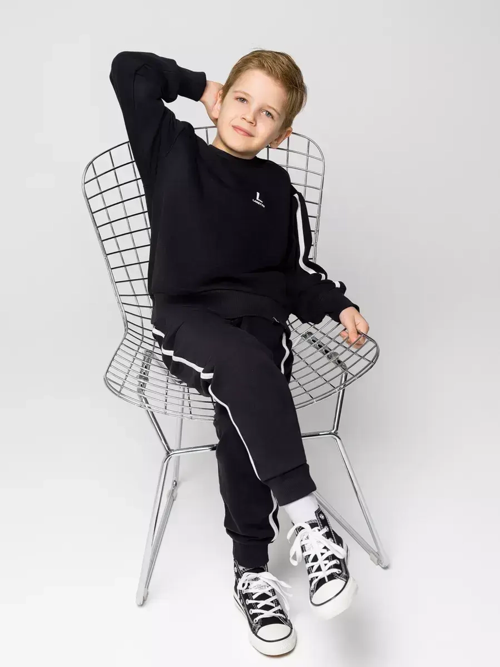 Спортивный костюм для мальчика в школу