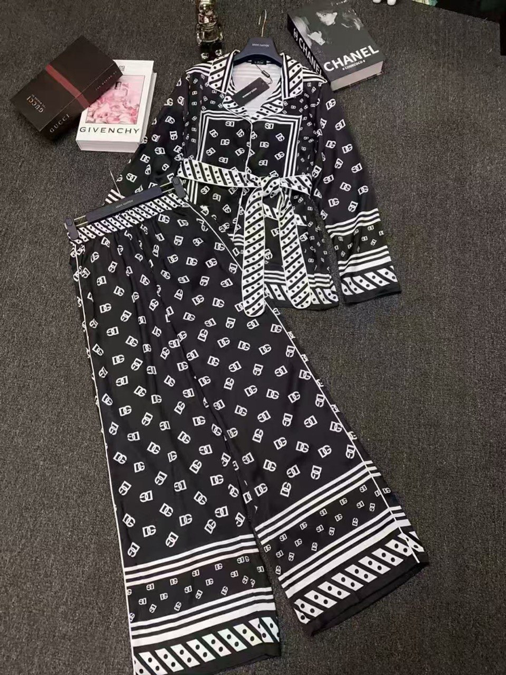 Костюм Dolce&Gabbana