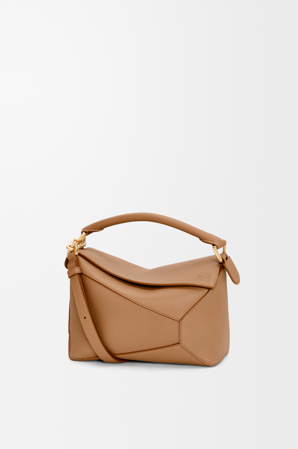 Loewe Маленькая сумка Puzzle Edge из мягкой зернистой телячьей кожи, тоффи