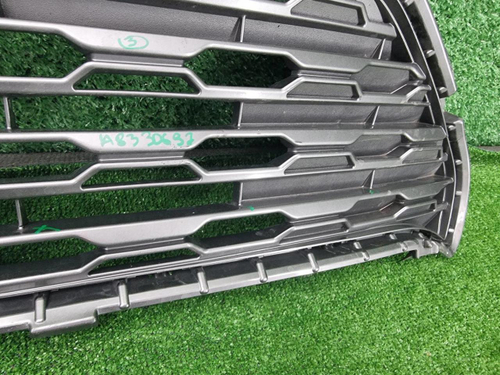 Решетка радиатора Toyota RAV4 5 XA50 (2018-н.в.)