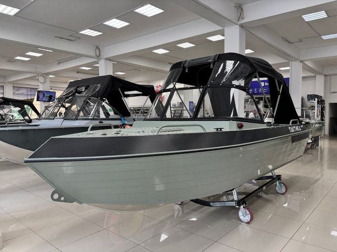 Моторная лодка, Тактика 490, хаки с Suzuki DF50ATL