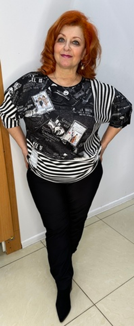 Нарядный блузон-туника с "газетным" принтом и полоской