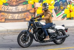 Royal Enfield Shotgun 650 Stencil White (Premium)