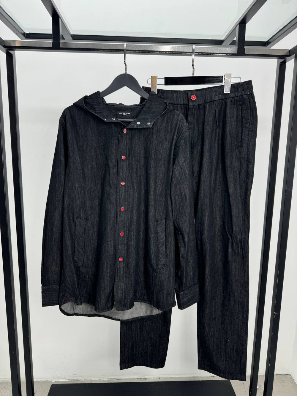 Джинсовый костюм Kiton