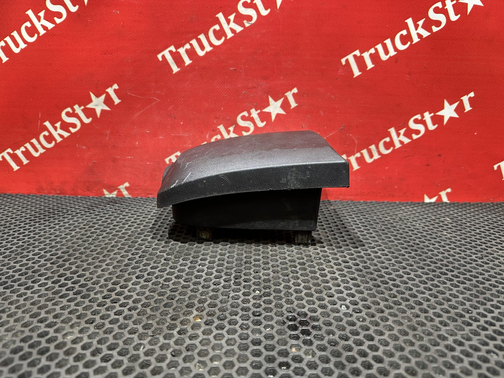 Крышка заднего крыла 2018г.