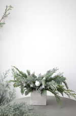 Новогодняя композиция в бетонном кашпо № 5