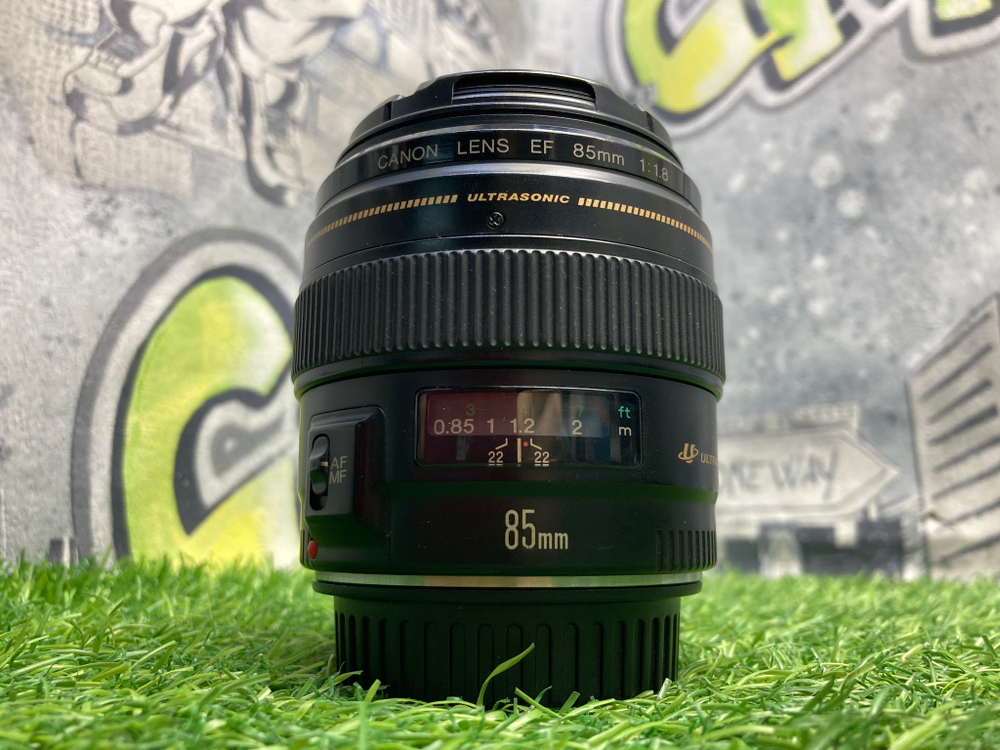 Canon EF 85mm 1.8 USM