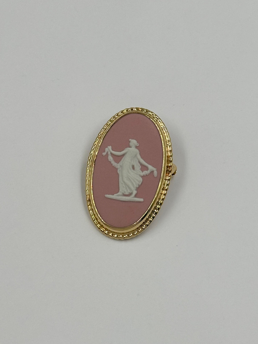 Брошь Wedgwood розовая