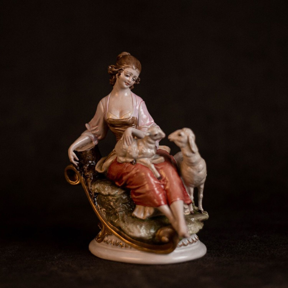 Винтаж: Фарфоровая мануфактура Capodimonte «Пастушка»