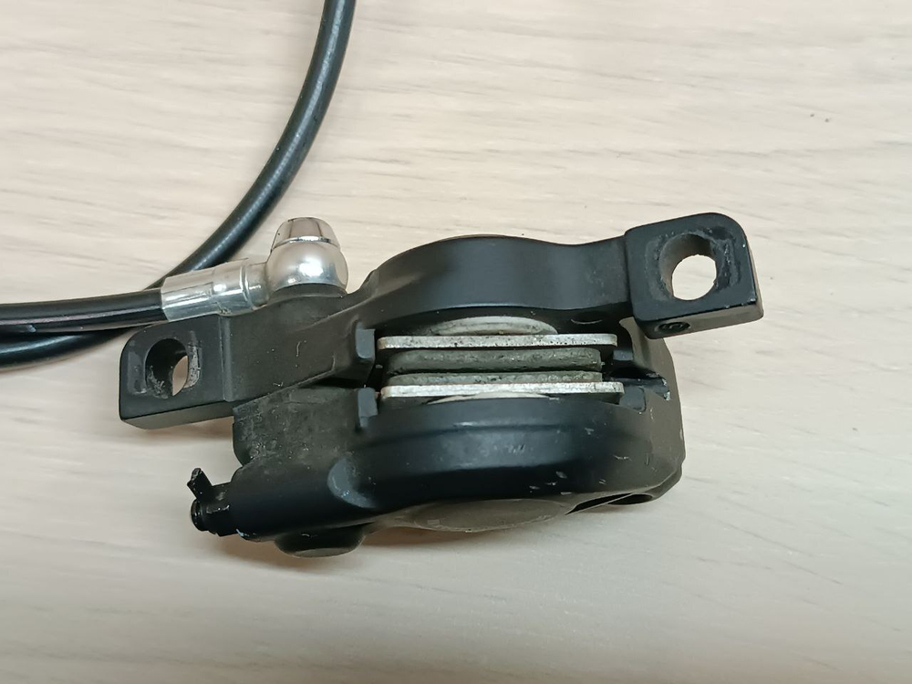 Тормоз для велосипеда  Shimano Deore XT BR-M785 (передний)