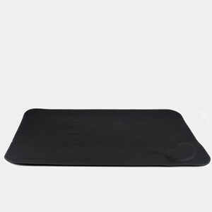 Коврик кожаный для MacBook Tapis цвета черный