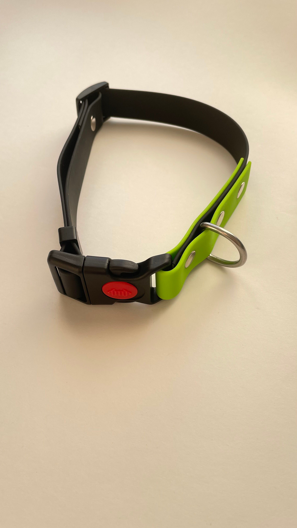 Ошейник для крупных собак , Биотан , 25 мм. 45-55 см. Черный , салатовый.