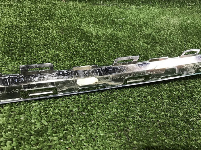 Молдинг заднего бампера Bentley Bentayga (2015-2020)