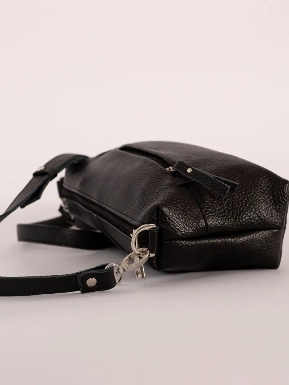 Сумка женская кросс боди через плечо на ремне из экокожи повседневная и деловая для женщины