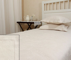 Набор покрывала и декоративных наволочек Luxberry Country экрю с мережкой