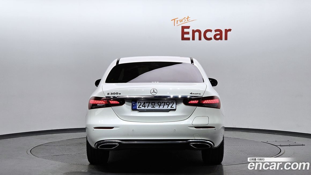 Mercedes-Benz E-Class W213 E300e 4MATIC Exclusive (02.2021)