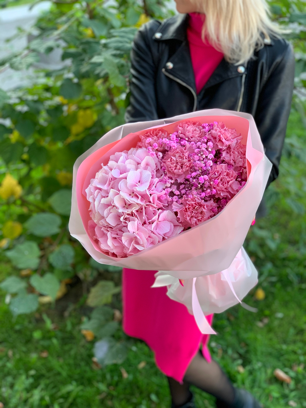 Букет цветов Гортензия  + розовые диантусы