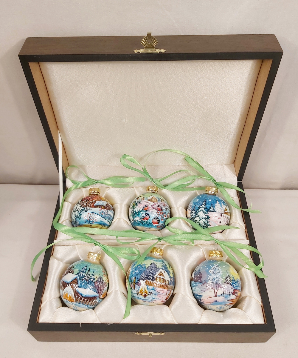 Набор елочных шаров  с ручной росписью Палех  "Зимняя деревенька"