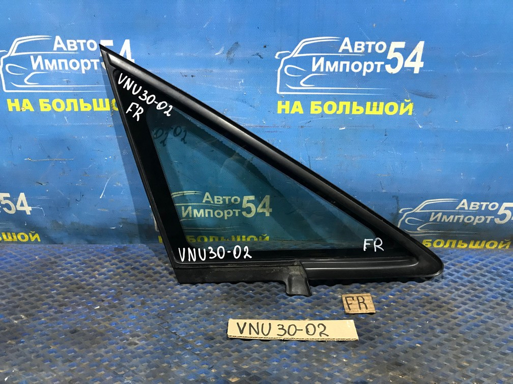 Форточка в кузов передняя правая NISSAN PRESAGE 1998