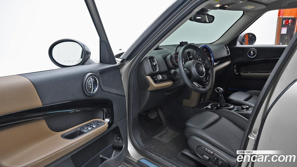 Mini Cooper Countryman HIGH (08.2019)