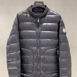 Пуховик Moncler