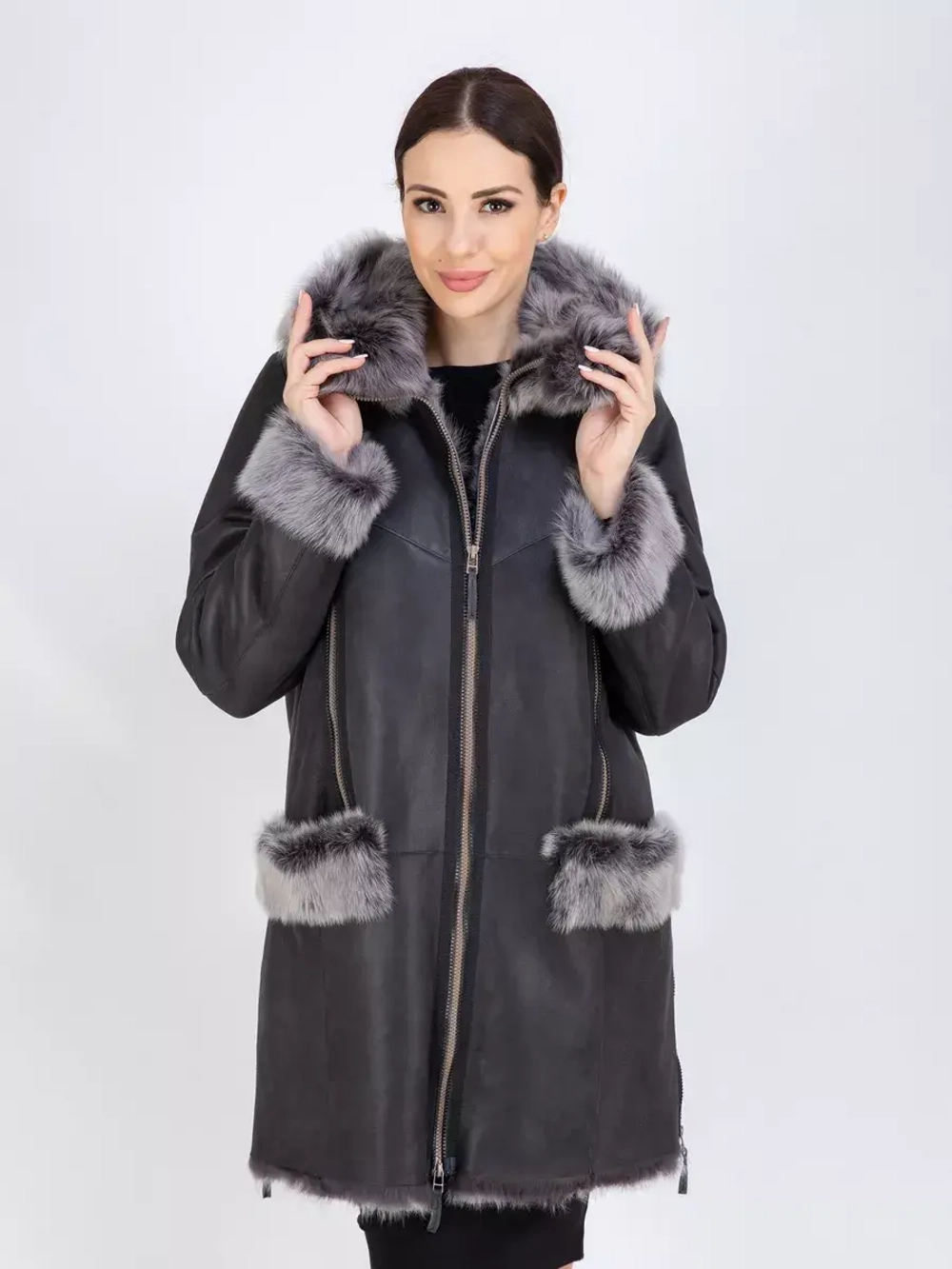 Дубленка зимняя с капюшоном натуральная