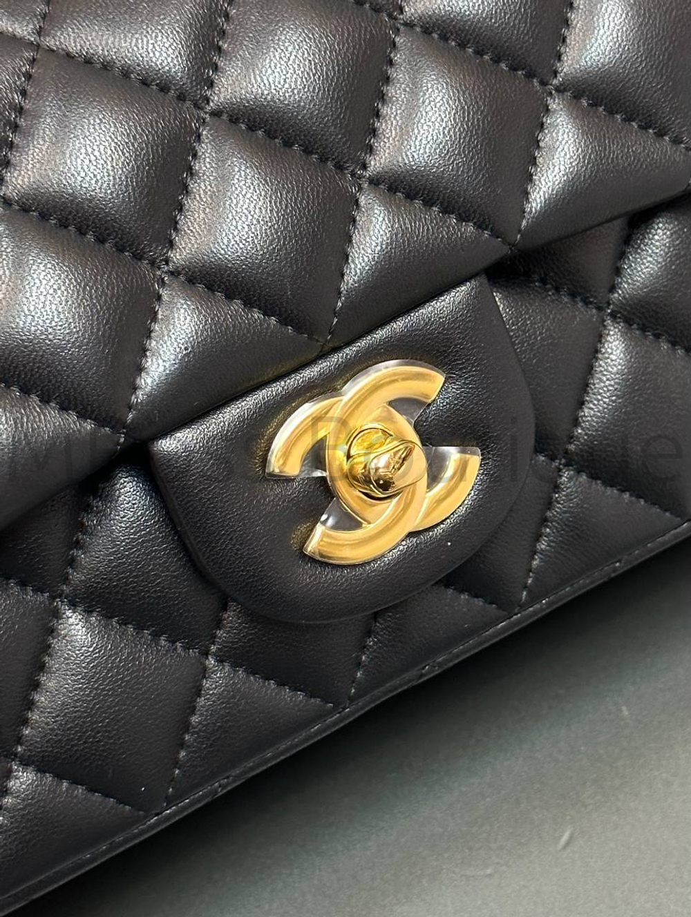 Маленькая черная сумка конверт Chanel (Шанель) премиум класса из гладкой кожи