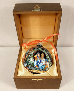 Шар новогодний с ручной росписью Палех "Бой с драконом" на чёрном фоне в футляре