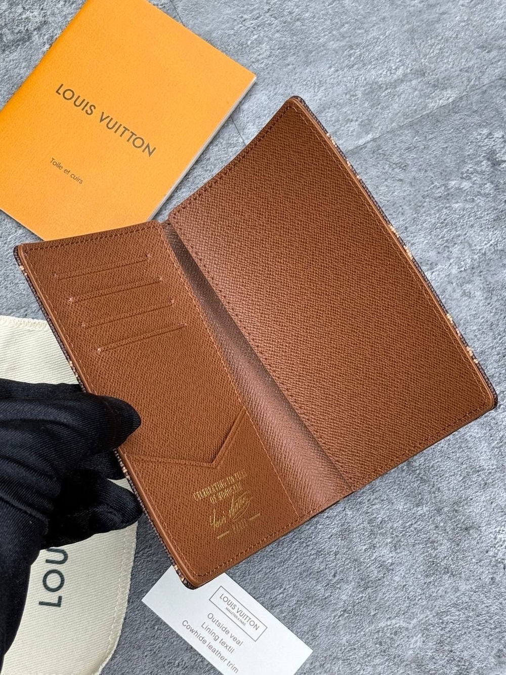 Обложка для паспорта Louis Vuitton