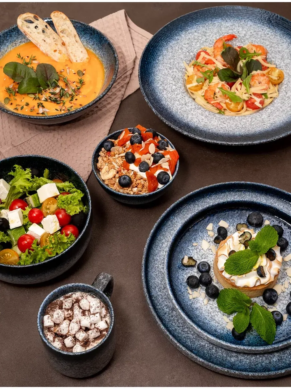 Набор посуды 6 тарелок глубоких синих салатник 20 см