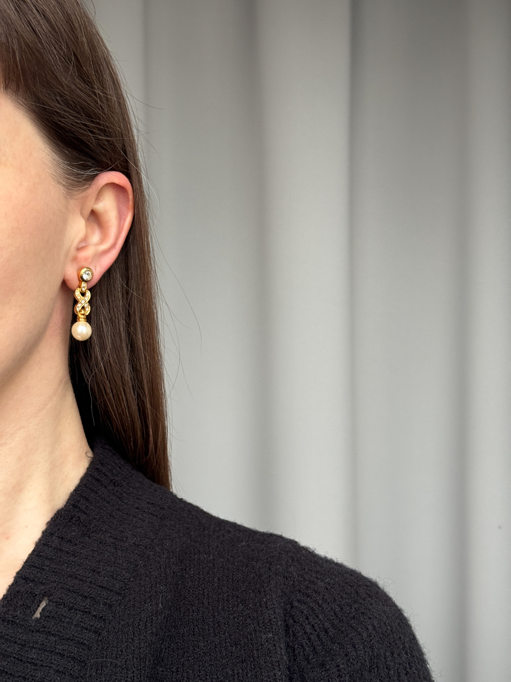 Серьги с «жемчугом» и кристаллами