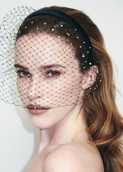 Вуаль классическая с белыми камнями